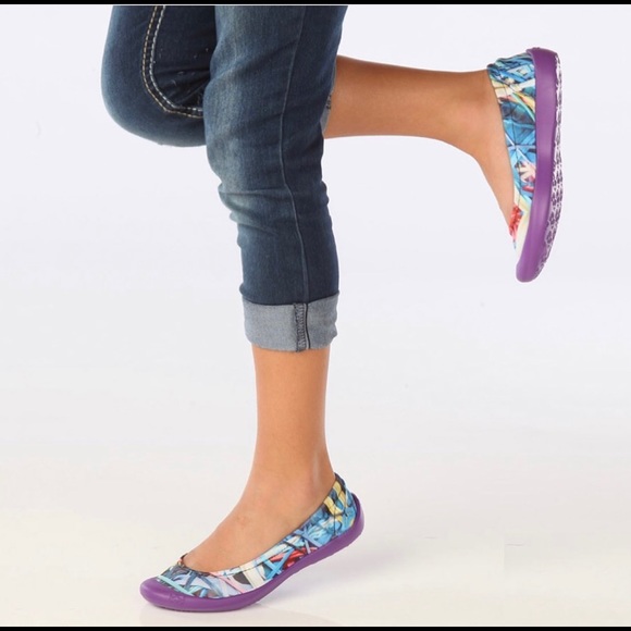 Luv Footwear Dream Flat Red Large Lunar Dot Youth Size 13 - Picture 14 of 14